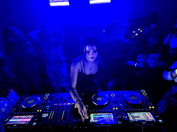 skilahblue image ~ Altpins