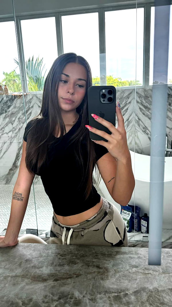 sophieraiin snapchat image archive image