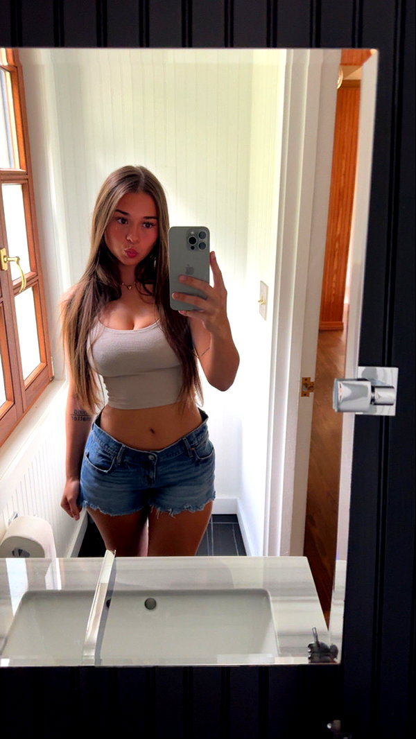 sophieraiin snapchat image archive image