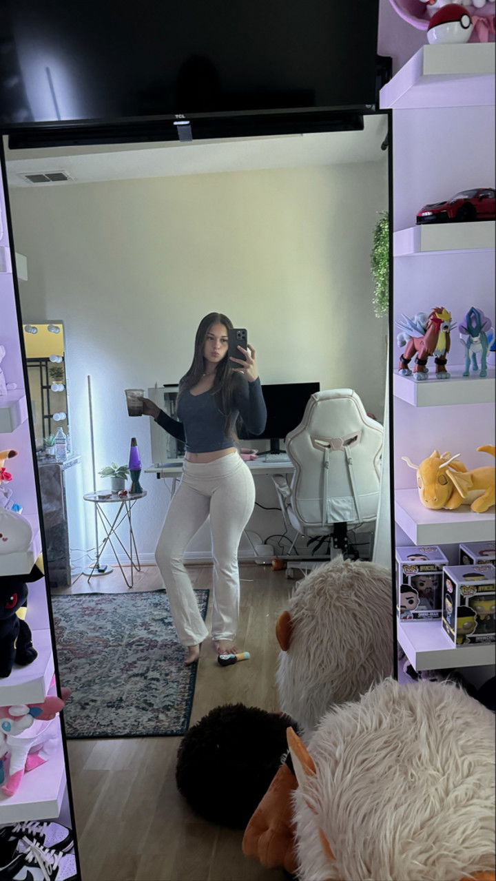 sophieraiin snapchat image archive image