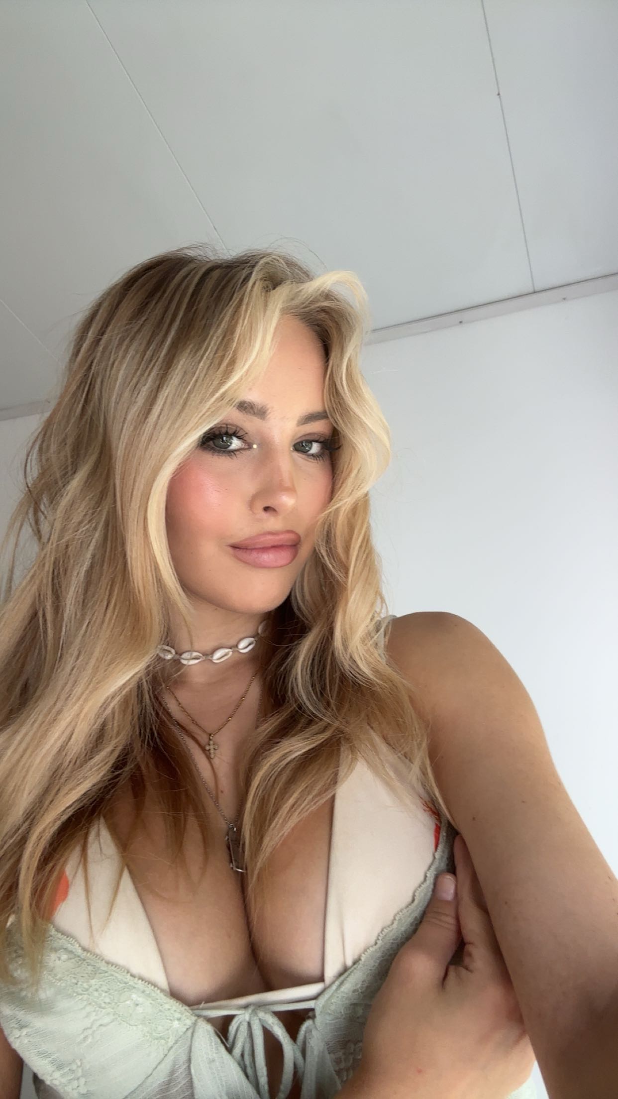 surfsterre snapchat image archive image