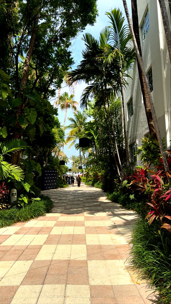 syd.shmitty image ~ Altpins