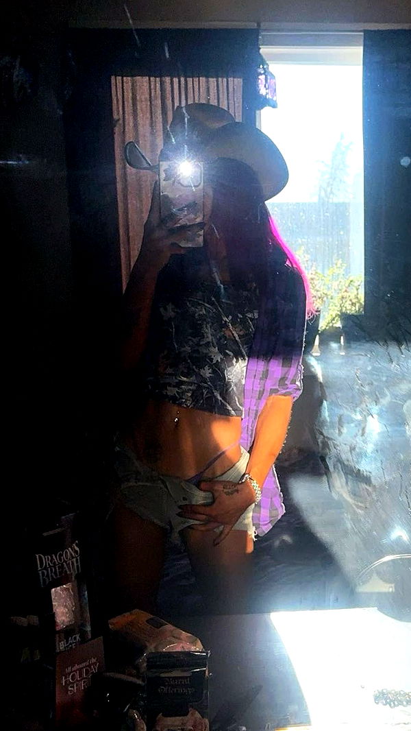 trappkittykhaos image ~ Altpins