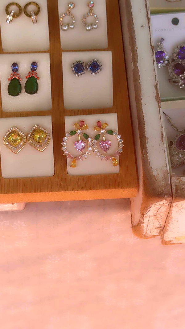 xeliabunny image ~ Altpins