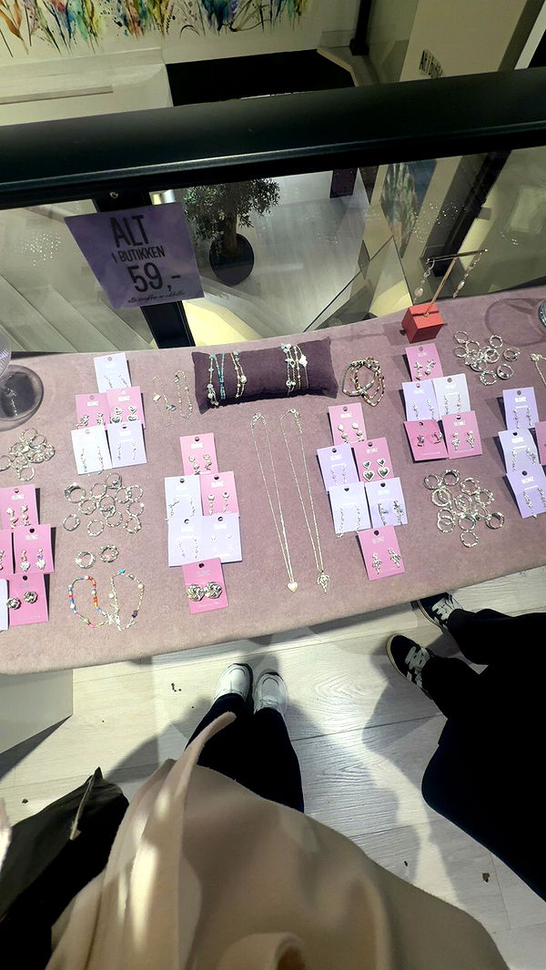 xeliabunny image ~ Altpins