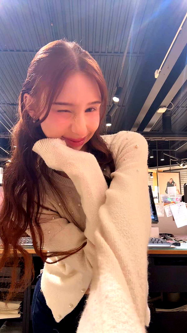 xeliabunny image ~ Altpins