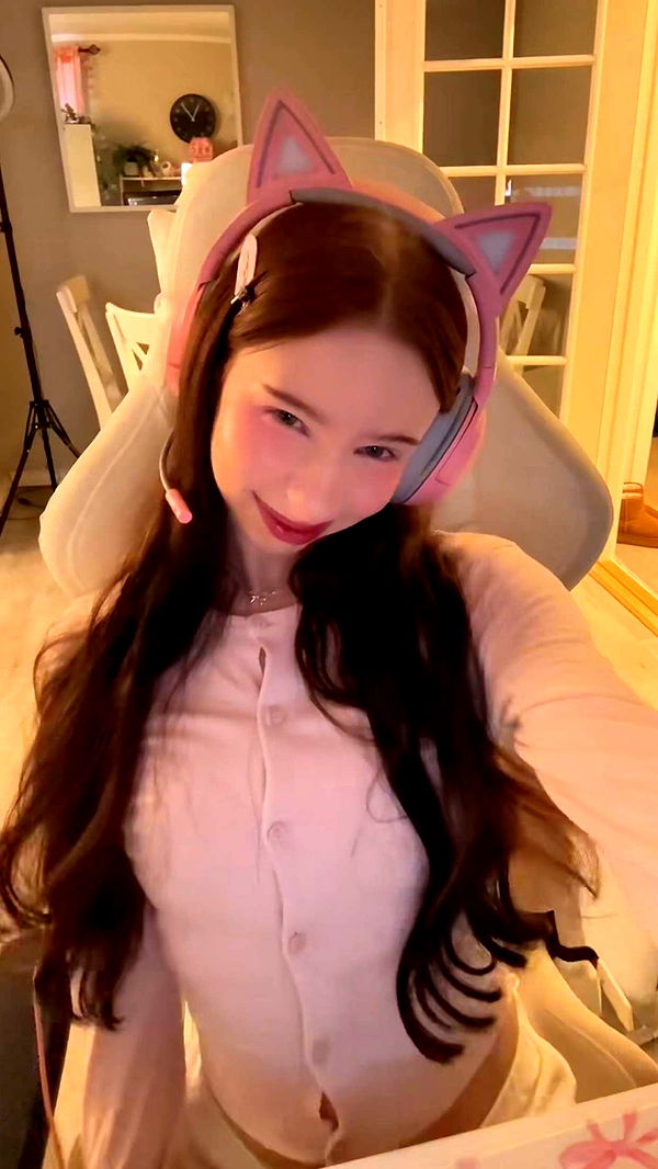 xeliabunny image ~ Altpins