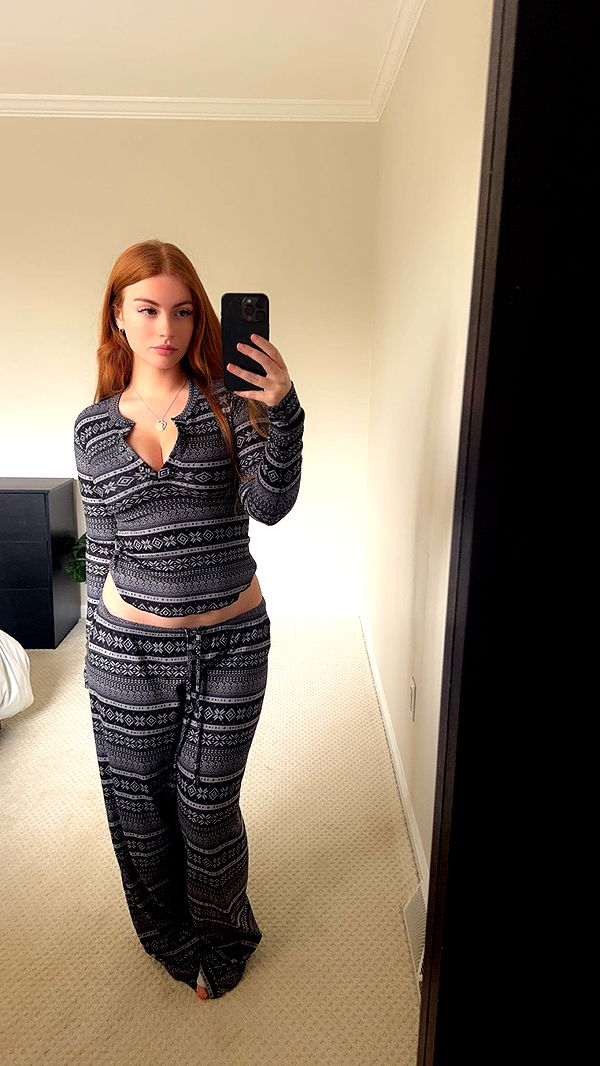 xxxtinacarmella image ~ Altpins