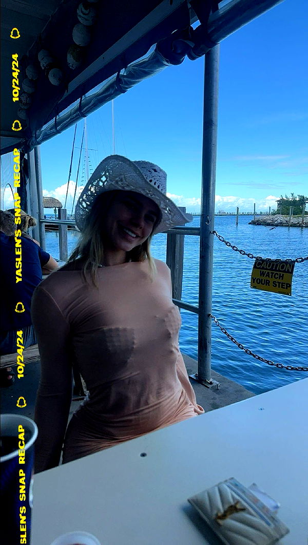 yaslenxoxo image ~ Altpins