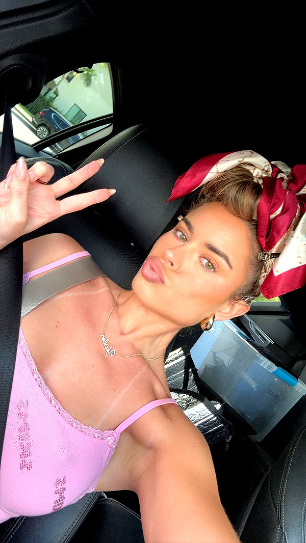 yaslenxoxo image ~ Altpins