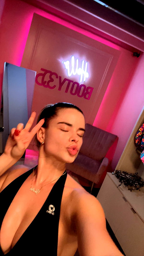 yaslenxoxo image ~ Altpins