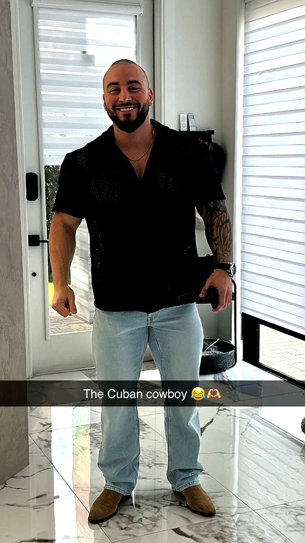 yaslenxoxo image ~ Altpins