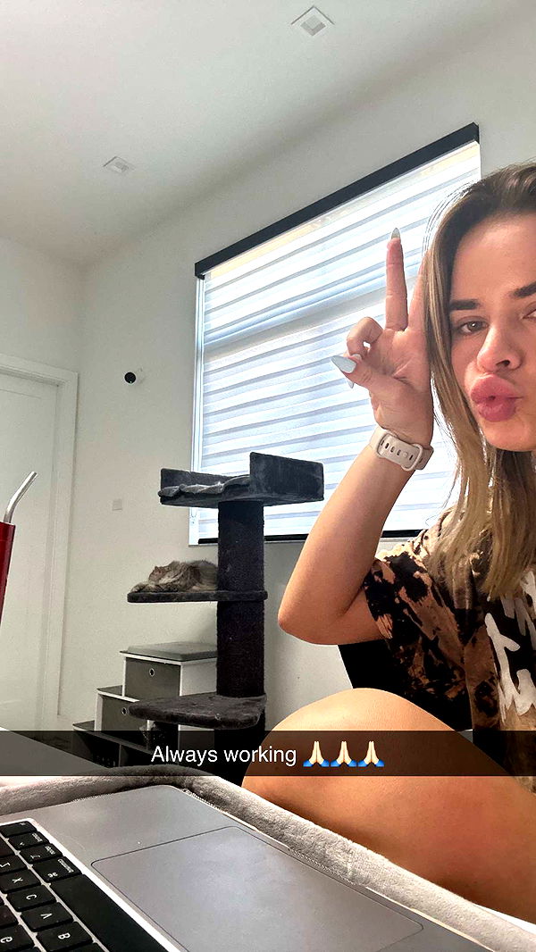 yaslenxoxo image ~ Altpins