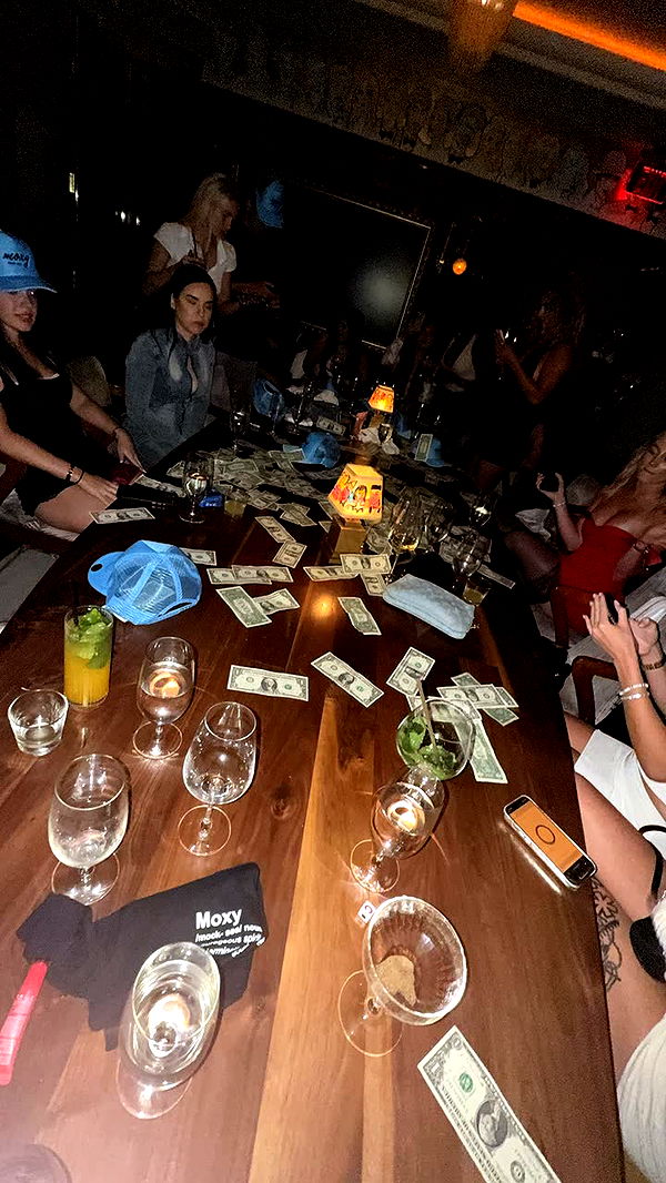 yaslenxoxo image ~ Altpins