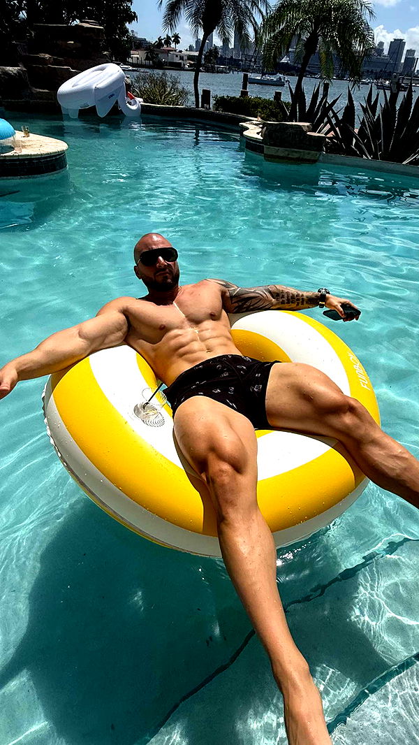 yaslenxoxo image ~ Altpins