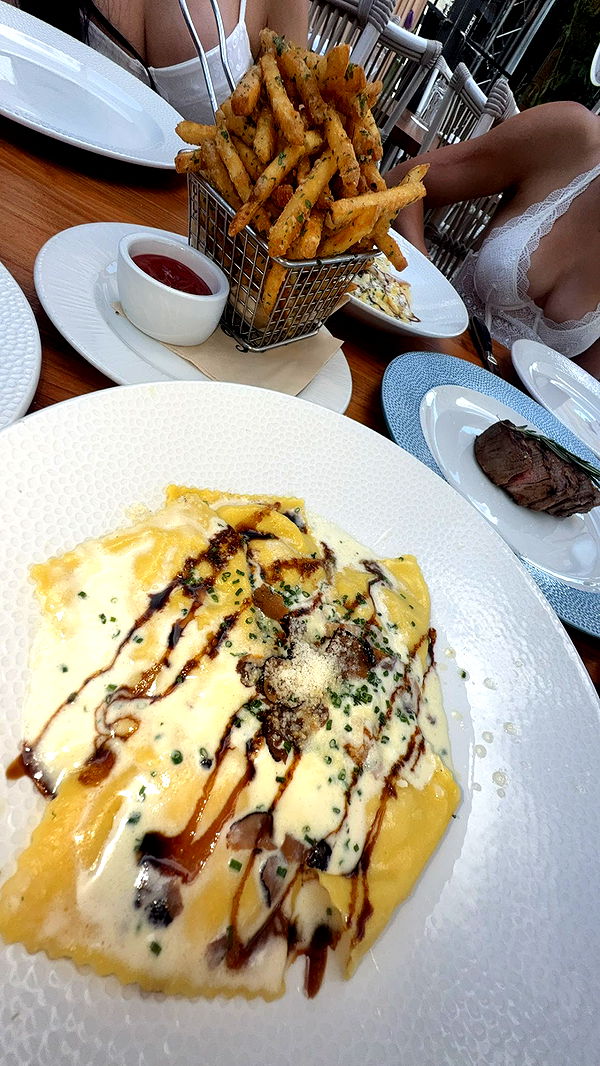 yaslenxoxo image ~ Altpins