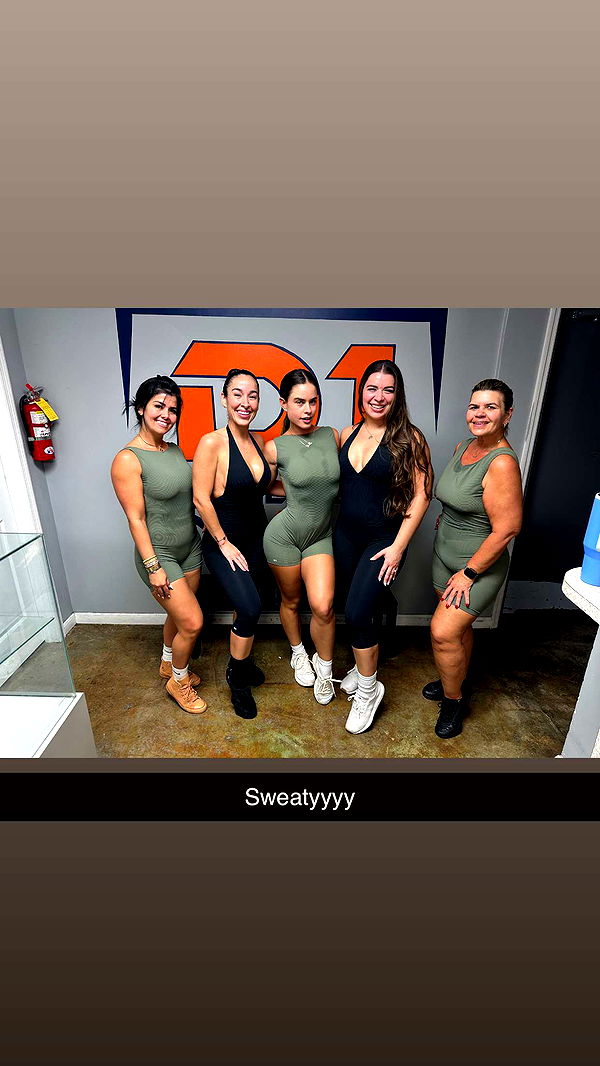 yaslenxoxo image ~ Altpins