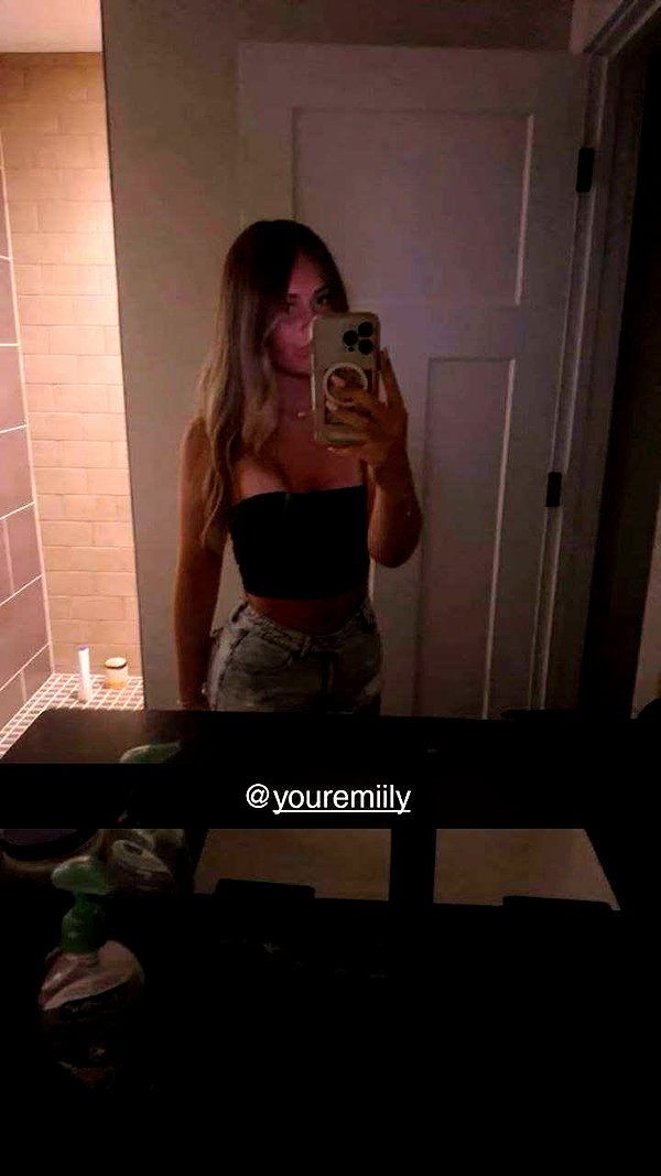 youremiily youremiily archive image