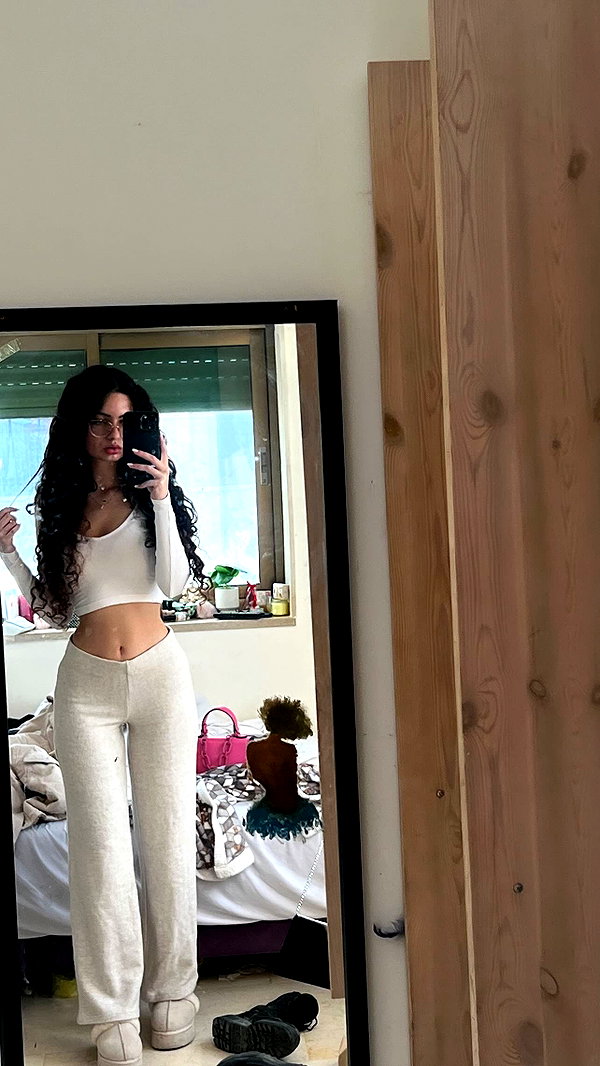 __yaheli_ instagram image archive image