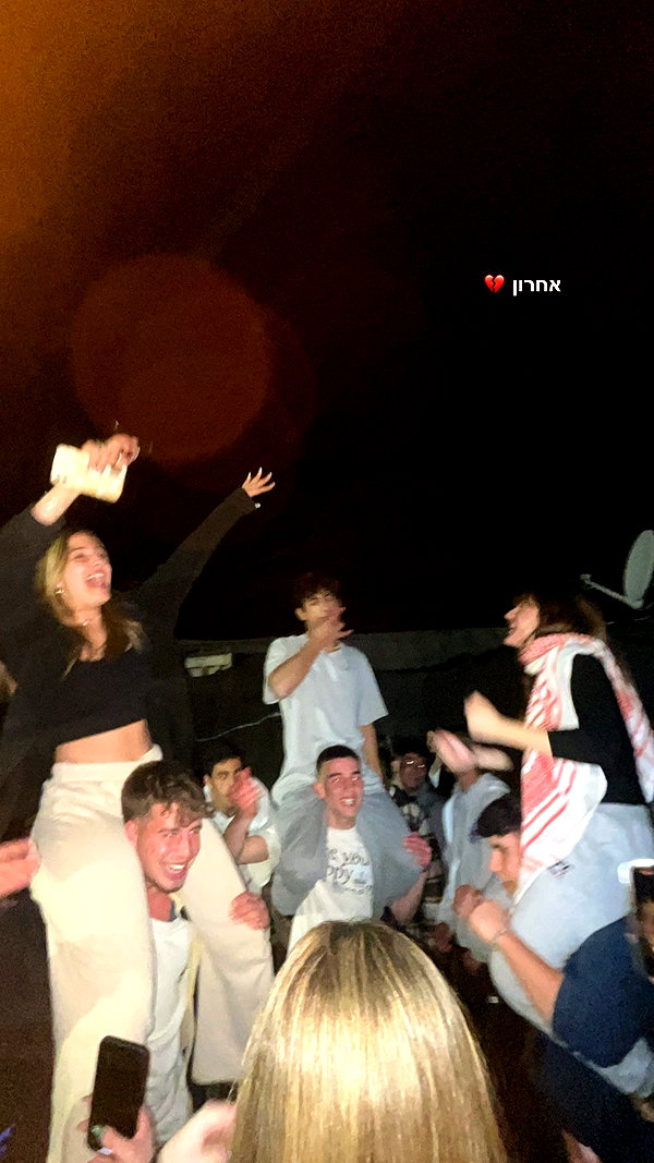 _ariel_lll instagram image archive image