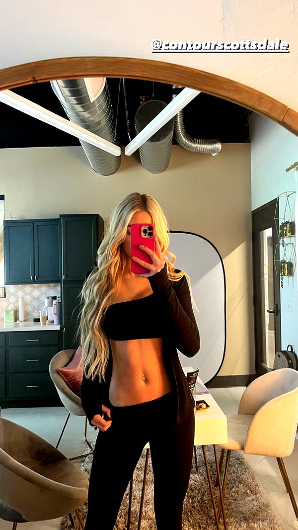 _ashleeevangelinos_ _ashleeevangelinos_ archive image