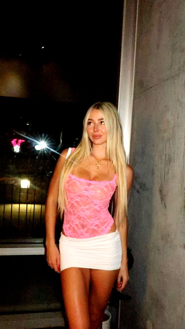 _ashleeevangelinos_ _ashleeevangelinos_ archive image