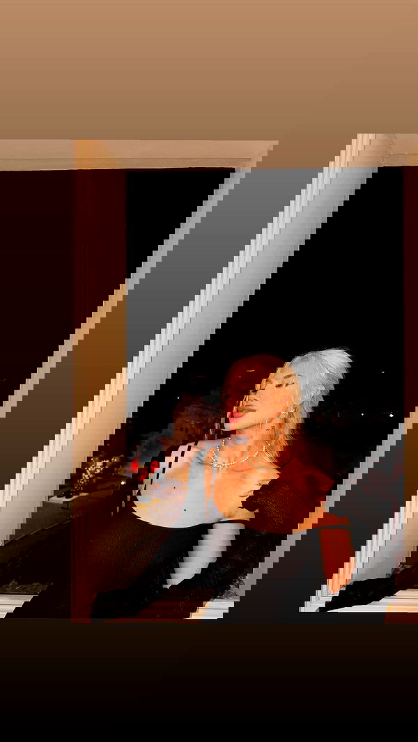 alexandramarianna alexandramarianna archive image