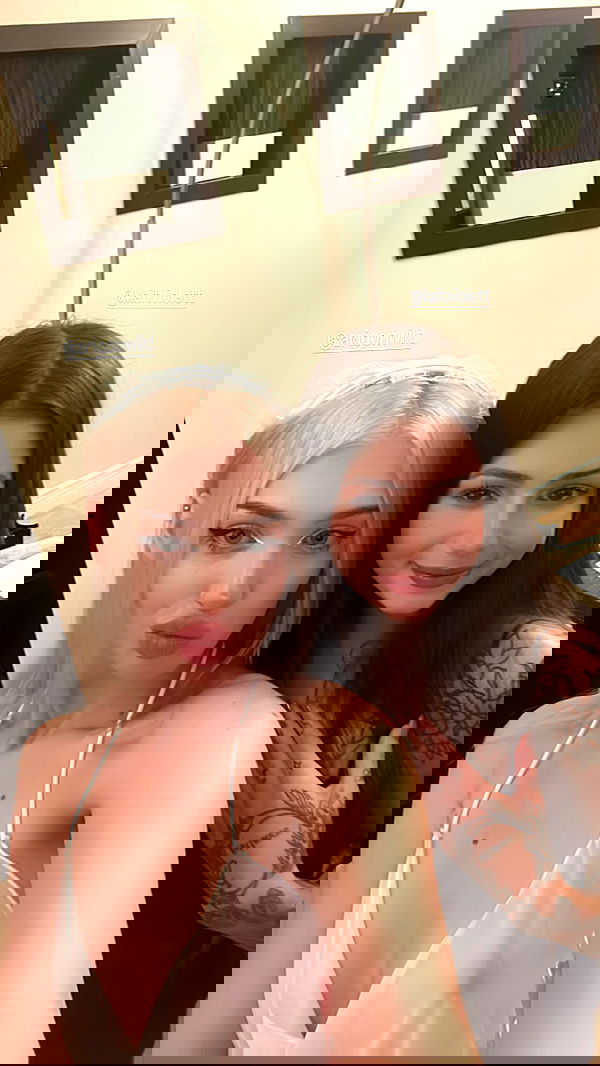 alexandramarianna alexandramarianna archive image