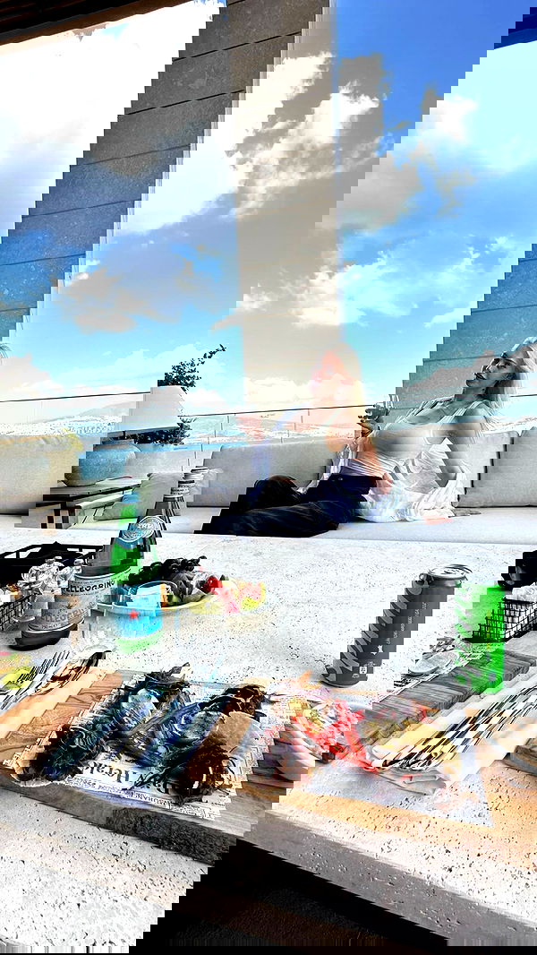 alexandramarianna alexandramarianna archive image