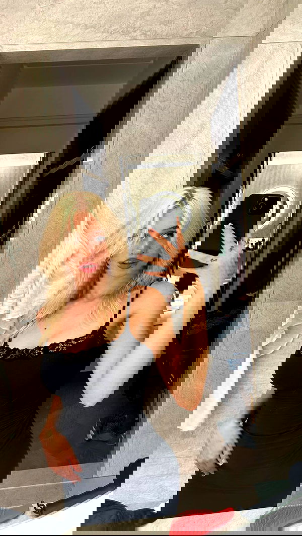 alexandramarianna alexandramarianna archive image