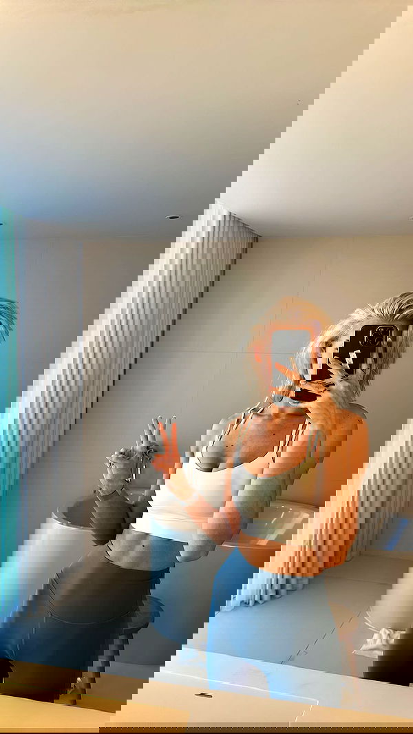 alexandramarianna alexandramarianna archive image