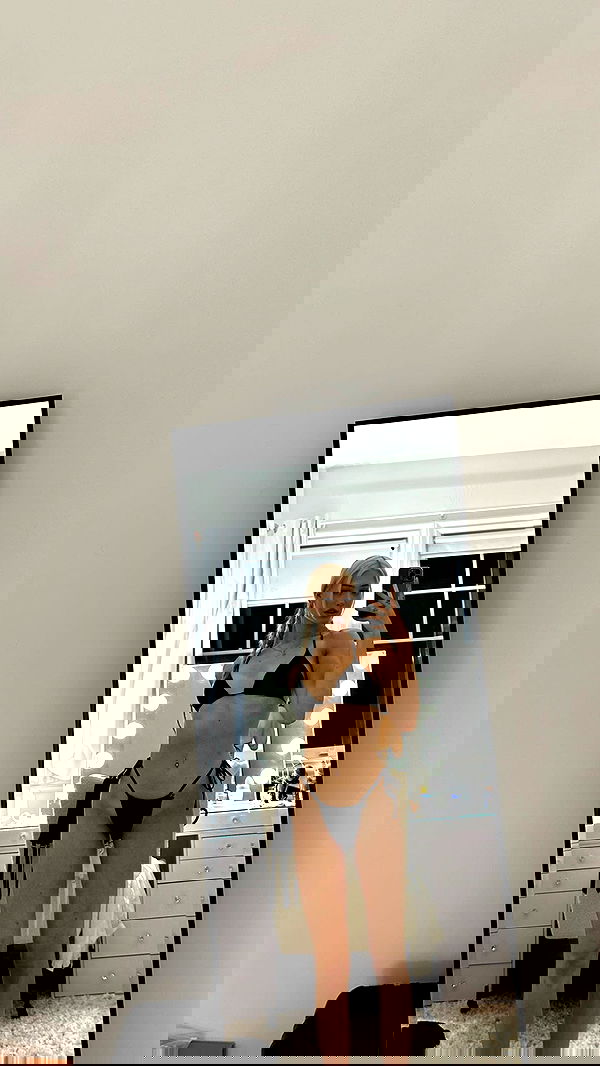 alexandramarianna alexandramarianna archive image