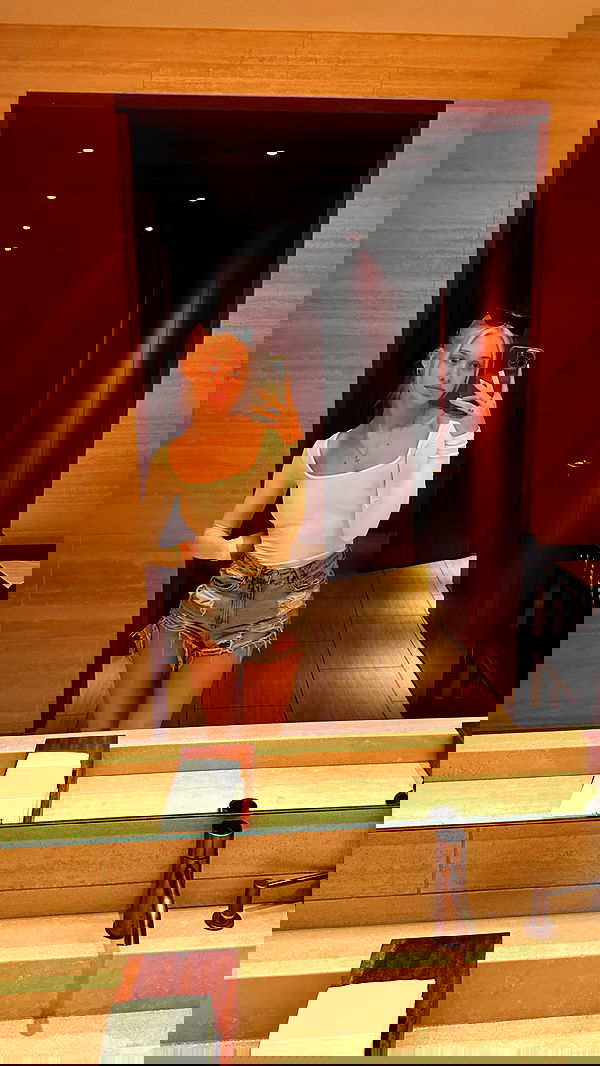 alexandramarianna alexandramarianna archive image