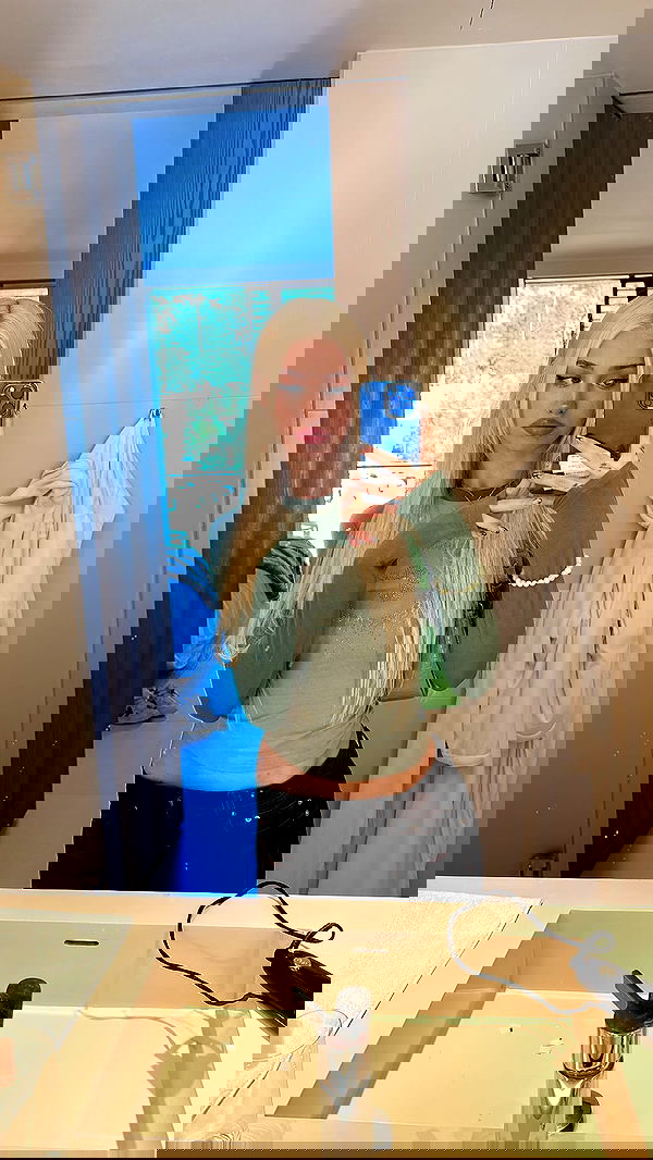 alexandramarianna alexandramarianna archive image