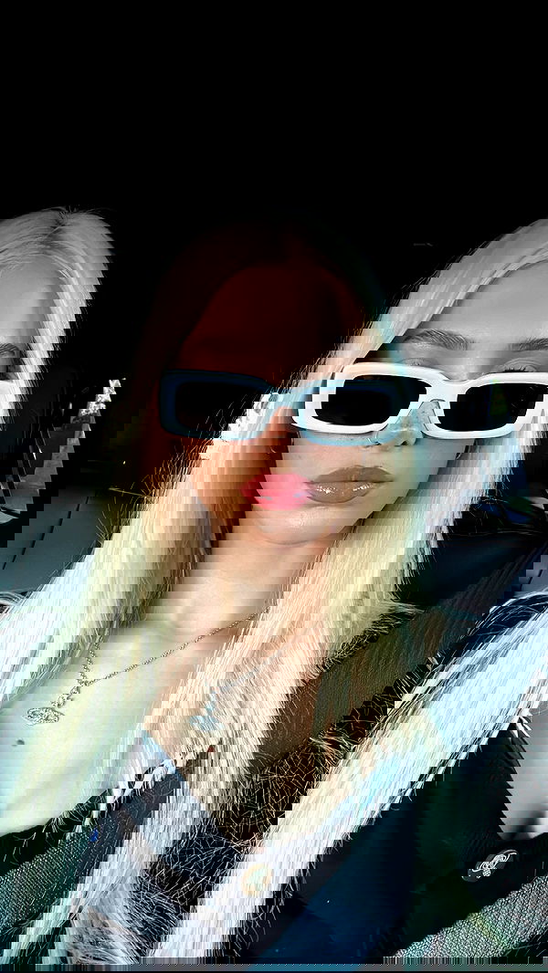 alexandramarianna alexandramarianna archive image