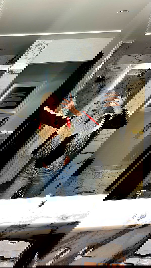 alexandramarianna alexandramarianna archive image