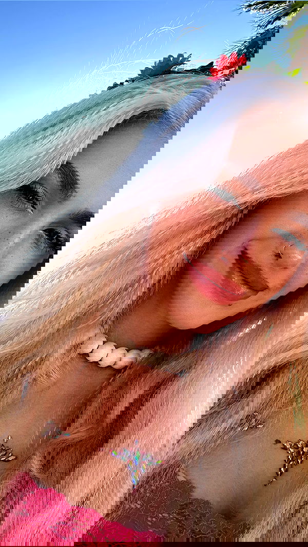 alexandramarianna alexandramarianna archive image