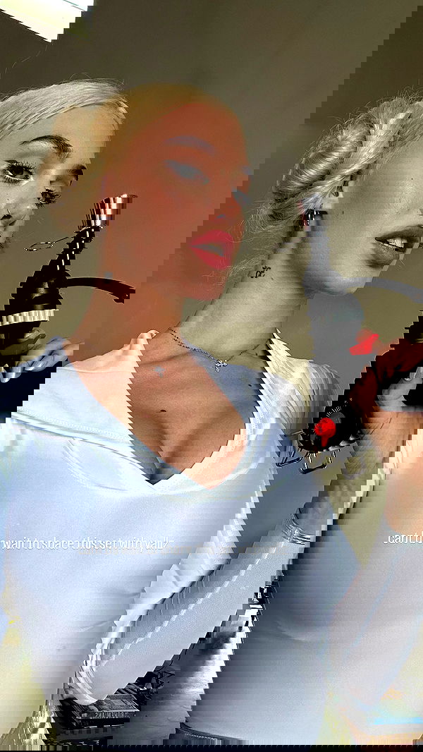 alexandramarianna alexandramarianna archive image