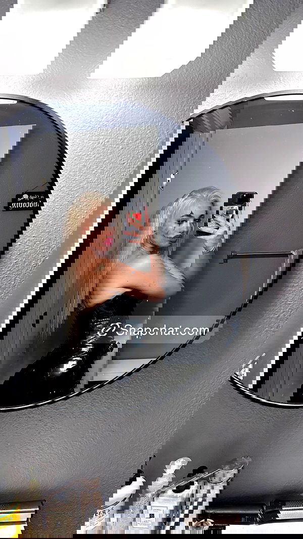 alexandramarianna alexandramarianna archive image