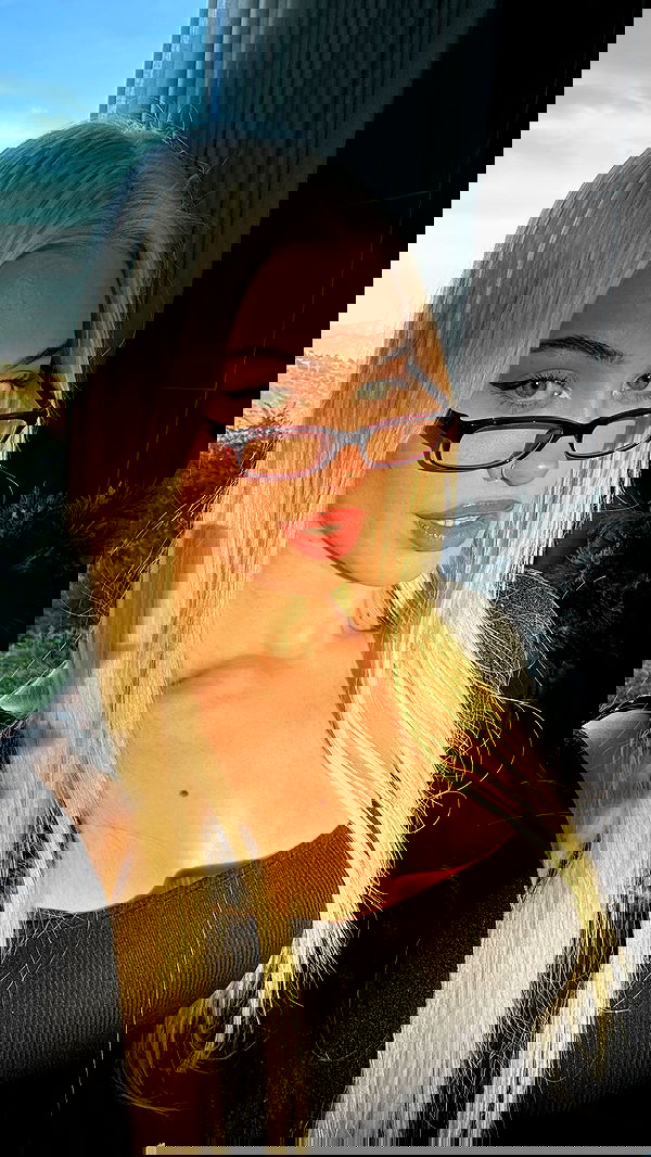 alexandramarianna alexandramarianna archive image