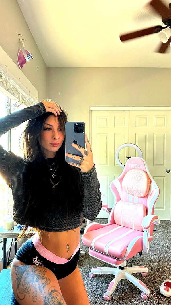 allie_paigexoxo instagram image archive image