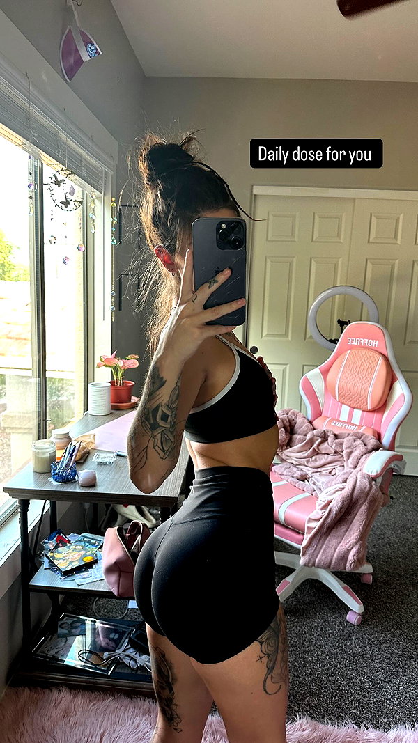 allie_paigexoxo instagram image archive image