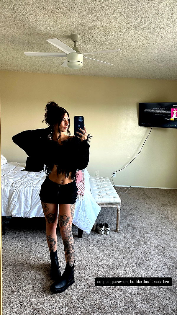 allie_paigexoxo instagram image archive image