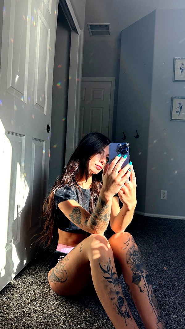 allie_paigexoxo instagram image archive image