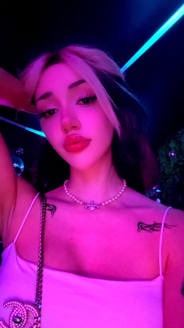 alyri_tv instagram image archive image
