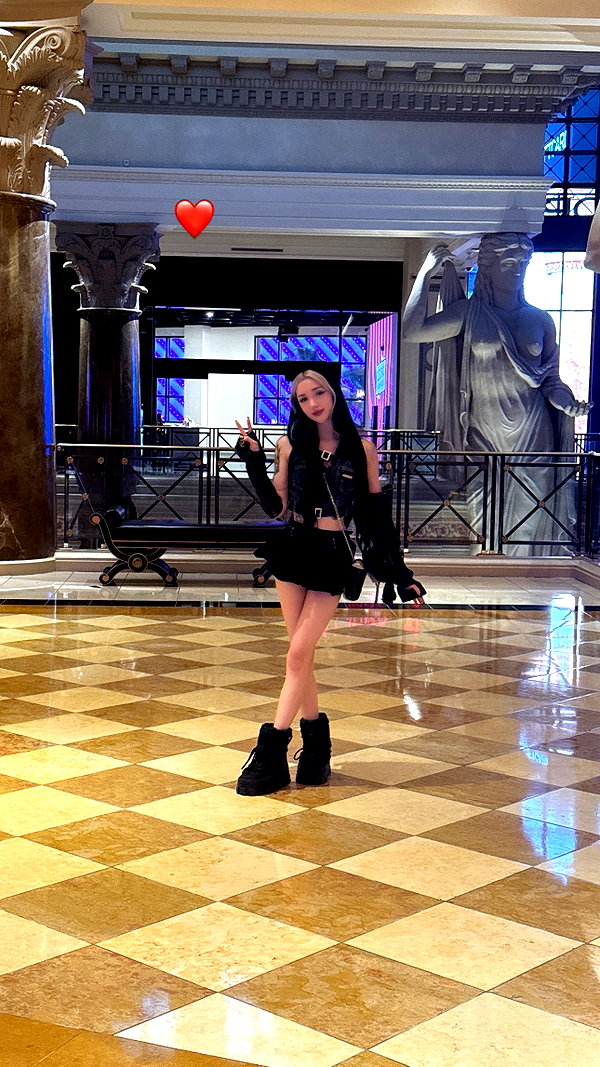 alyri_tv instagram image archive image
