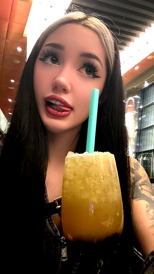 alyri_tv instagram image archive image