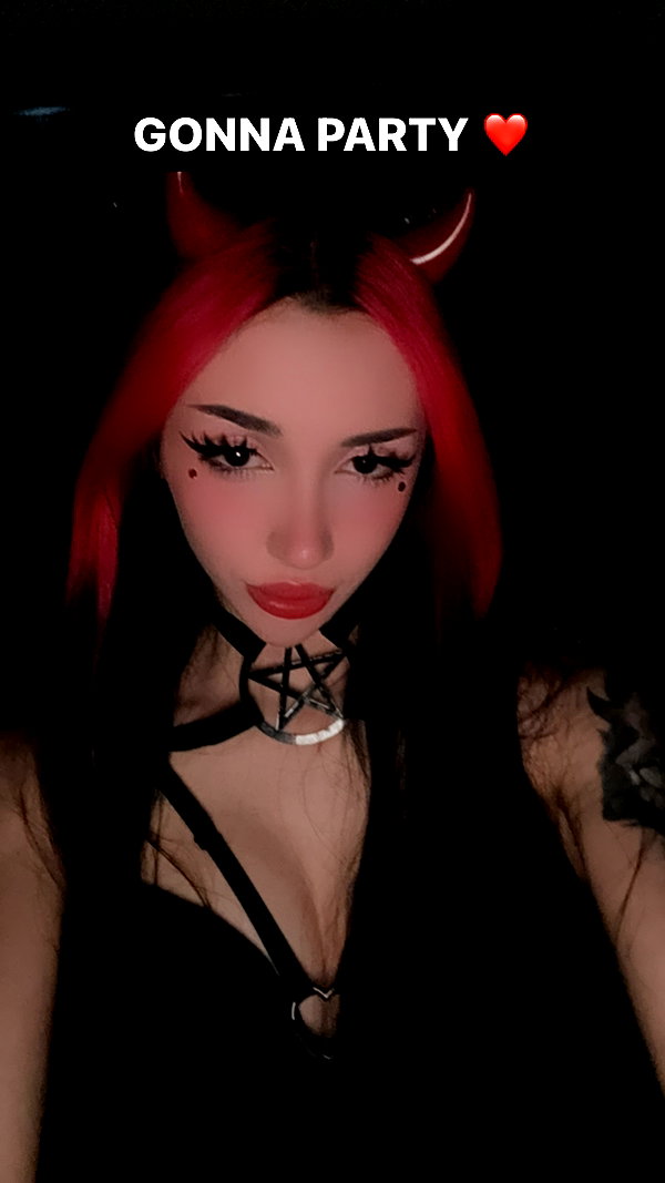 alyri_tv instagram image archive image