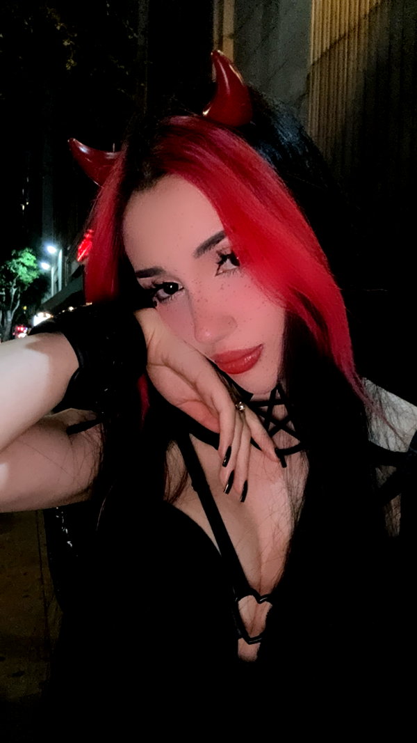 alyri_tv instagram image archive image
