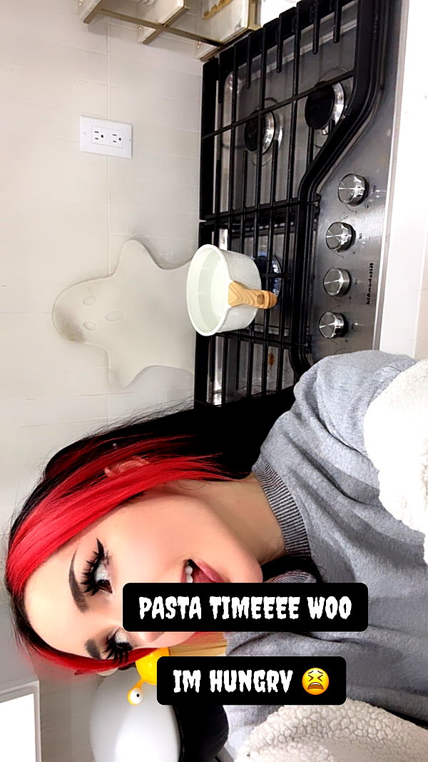 alyri_tv instagram image archive image